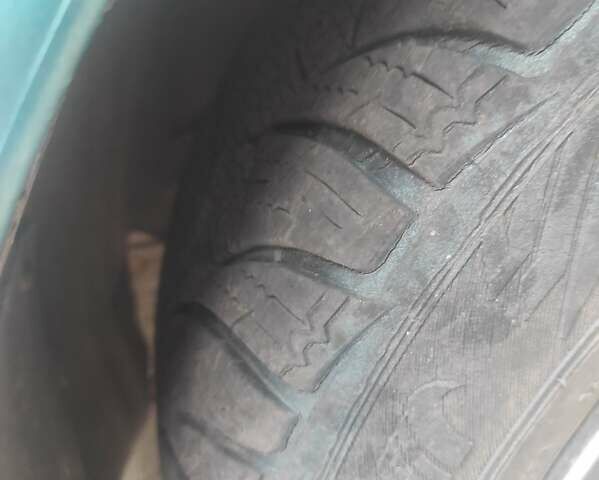 Зеленый Мазда 323, объемом двигателя 1.5 л и пробегом 323 тыс. км за 2200 $, фото 2 на Automoto.ua