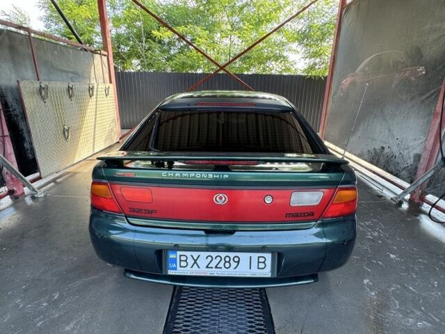 Зеленый Мазда 323, объемом двигателя 1.5 л и пробегом 451 тыс. км за 2600 $, фото 2 на Automoto.ua
