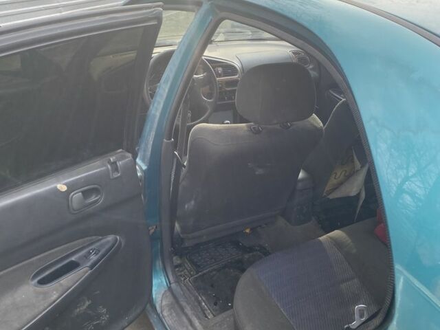 Зеленый Мазда 323, объемом двигателя 1.5 л и пробегом 424 тыс. км за 1500 $, фото 3 на Automoto.ua