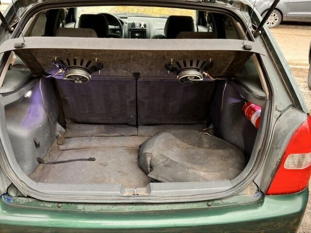 Мазда 323 1999 в Киеве на Automoto.ua Зеленый Мазда 323, объемом двигателя 1.5 л и пробегом 350 тыс. км за 2400 $, фото 5 на Automoto.ua