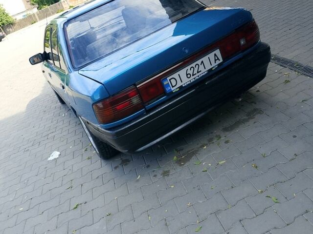 Зеленый Мазда 323, объемом двигателя 1.7 л и пробегом 300 тыс. км за 1250 $, фото 3 на Automoto.ua