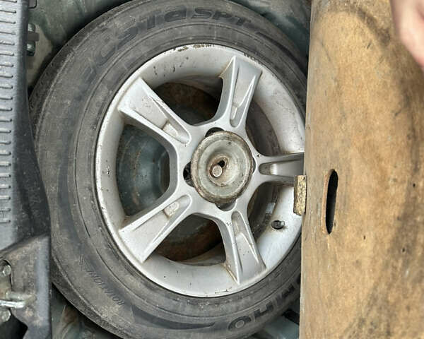 Зеленый Мазда 323, объемом двигателя 1.6 л и пробегом 230 тыс. км за 3000 $, фото 6 на Automoto.ua