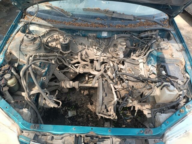 Зеленый Мазда 323, объемом двигателя 0 л и пробегом 300 тыс. км за 250 $, фото 3 на Automoto.ua