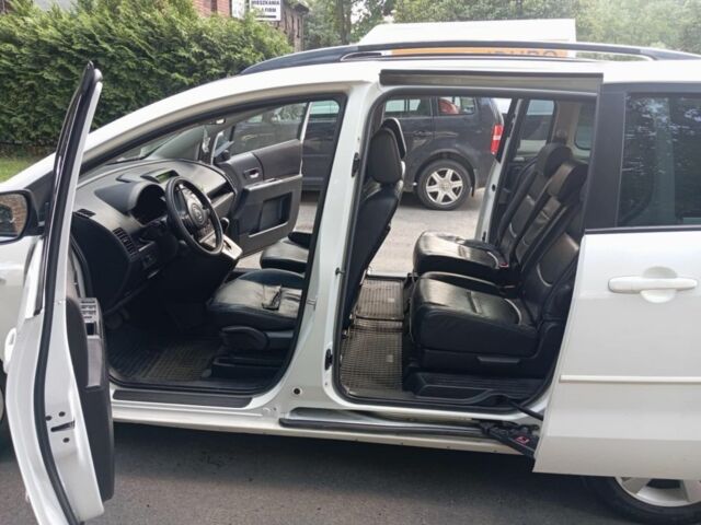 Білий Мазда 5, об'ємом двигуна 2 л та пробігом 235 тис. км за 3600 $, фото 5 на Automoto.ua