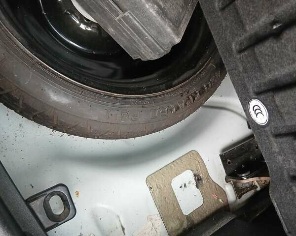 Белый Мазда 5, объемом двигателя 2 л и пробегом 277 тыс. км за 5900 $, фото 13 на Automoto.ua