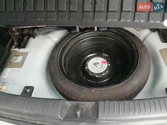 Білий Мазда 5, об'ємом двигуна 2 л та пробігом 279 тис. км за 5800 $, фото 15 на Automoto.ua
