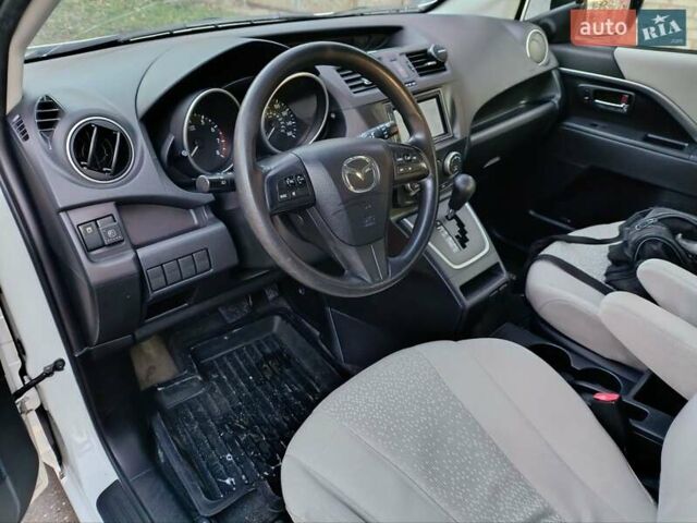 Білий Мазда 5, об'ємом двигуна 2.49 л та пробігом 170 тис. км за 6750 $, фото 6 на Automoto.ua