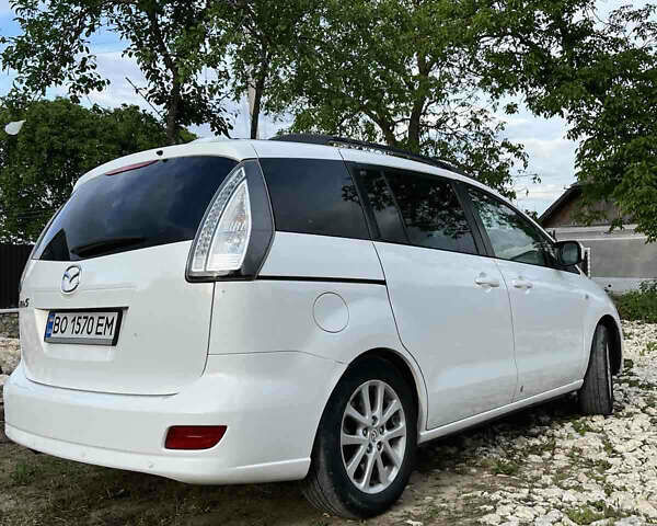 Білий Мазда 5, об'ємом двигуна 2 л та пробігом 175 тис. км за 7000 $, фото 2 на Automoto.ua