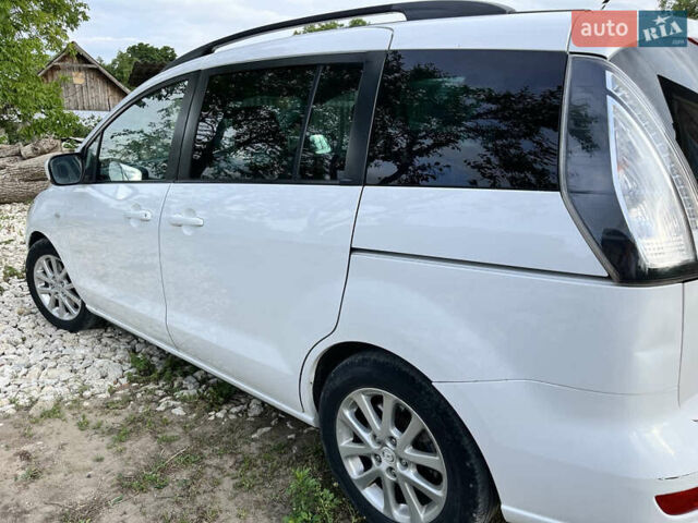 Білий Мазда 5, об'ємом двигуна 2 л та пробігом 175 тис. км за 7000 $, фото 4 на Automoto.ua