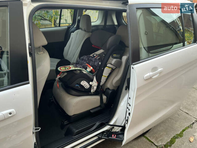 Белый Мазда 5, объемом двигателя 2.5 л и пробегом 170 тыс. км за 6500 $, фото 11 на Automoto.ua