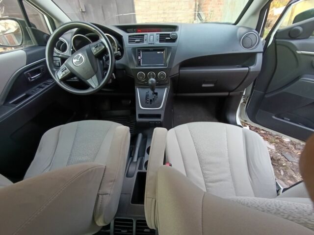 Білий Мазда 5, об'ємом двигуна 2.5 л та пробігом 107 тис. км за 6750 $, фото 5 на Automoto.ua