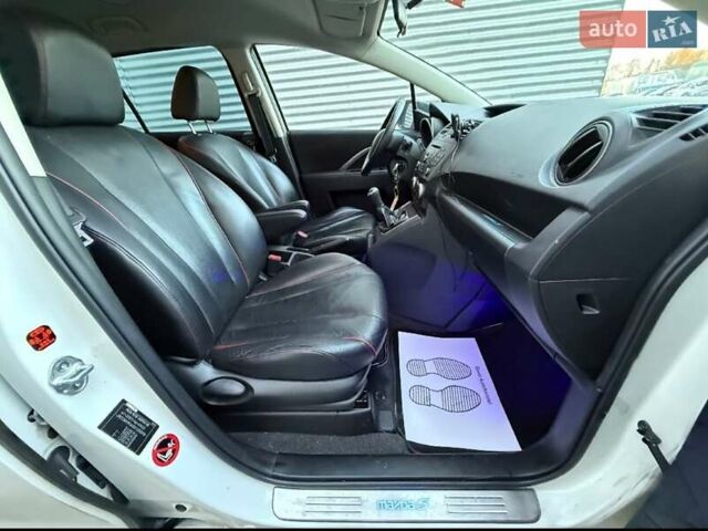 Белый Мазда 5, объемом двигателя 2 л и пробегом 242 тыс. км за 8499 $, фото 6 на Automoto.ua