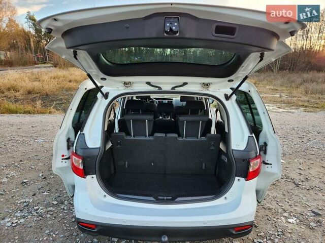 Белый Мазда 5, объемом двигателя 1.56 л и пробегом 180 тыс. км за 8200 $, фото 9 на Automoto.ua