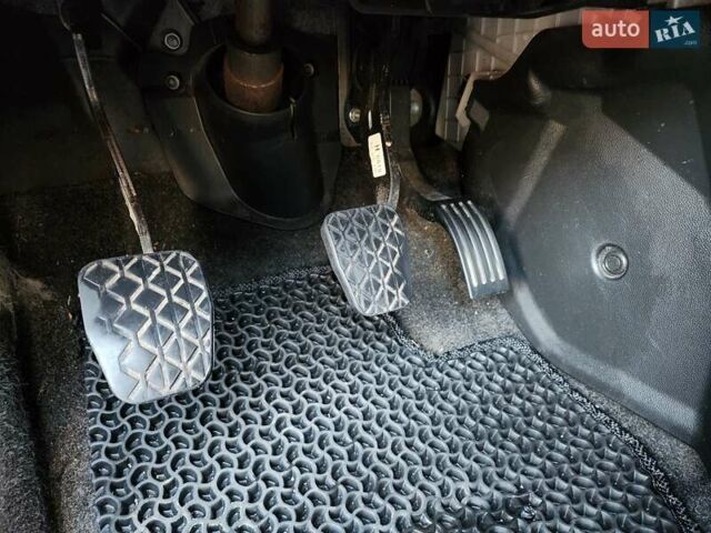 Белый Мазда 5, объемом двигателя 1.56 л и пробегом 180 тыс. км за 8200 $, фото 6 на Automoto.ua