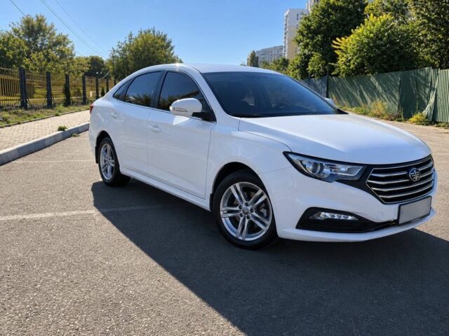 Белый Мазда 5, объемом двигателя 1.6 л и пробегом 223 тыс. км за 8500 $, фото 2 на Automoto.ua