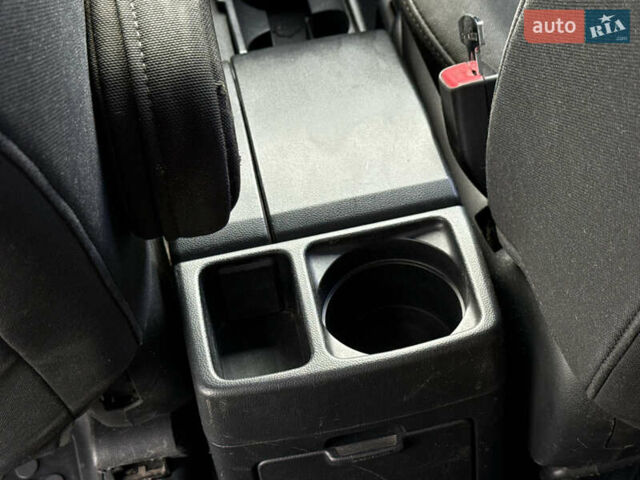 Бежевий Мазда 5, об'ємом двигуна 2 л та пробігом 287 тис. км за 5950 $, фото 30 на Automoto.ua