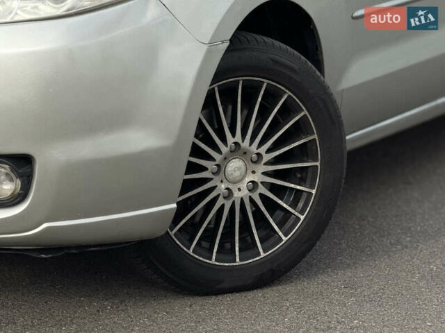 Бежевий Мазда 5, об'ємом двигуна 2 л та пробігом 287 тис. км за 5950 $, фото 6 на Automoto.ua