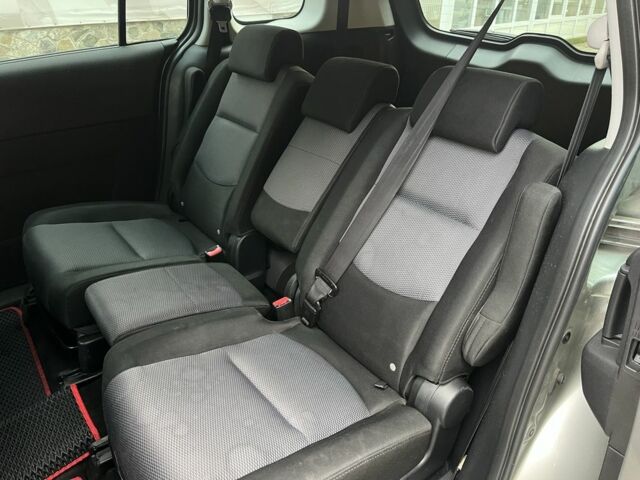 Бежевый Мазда 5, объемом двигателя 1.8 л и пробегом 286 тыс. км за 5200 $, фото 18 на Automoto.ua