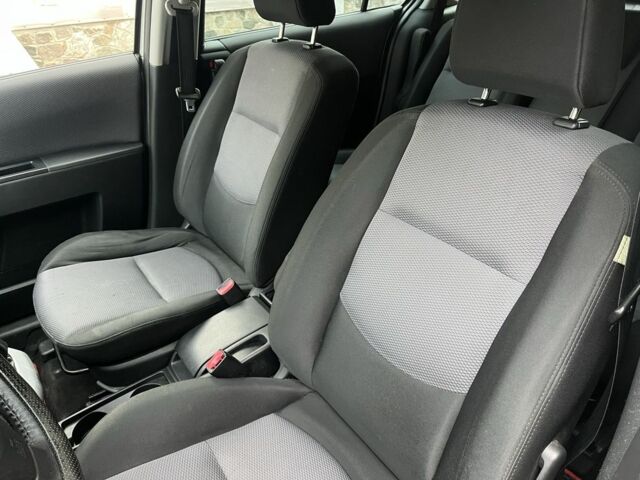 Бежевый Мазда 5, объемом двигателя 1.8 л и пробегом 286 тыс. км за 5200 $, фото 13 на Automoto.ua