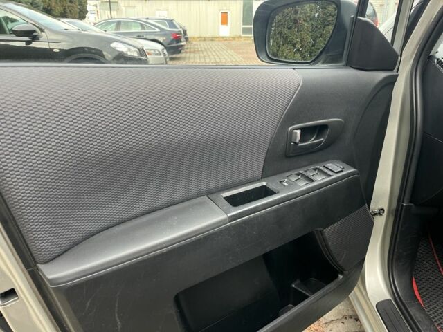 Бежевый Мазда 5, объемом двигателя 1.8 л и пробегом 286 тыс. км за 5200 $, фото 10 на Automoto.ua