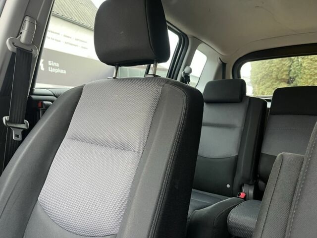 Бежевый Мазда 5, объемом двигателя 1.8 л и пробегом 286 тыс. км за 5200 $, фото 17 на Automoto.ua