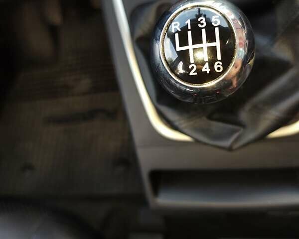 Бежевий Мазда 5, об'ємом двигуна 1.56 л та пробігом 430 тис. км за 8000 $, фото 1 на Automoto.ua