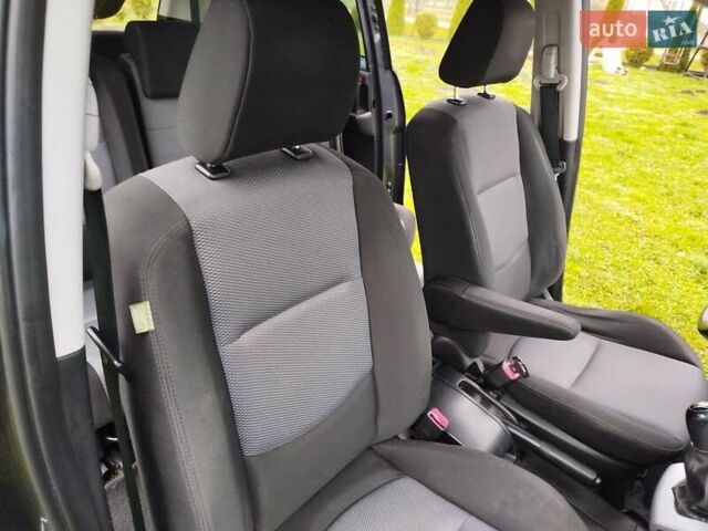 Чорний Мазда 5, об'ємом двигуна 2 л та пробігом 188 тис. км за 3950 $, фото 23 на Automoto.ua