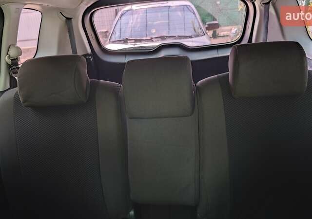 Чорний Мазда 5, об'ємом двигуна 1.8 л та пробігом 240 тис. км за 5500 $, фото 4 на Automoto.ua