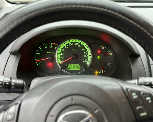 Черный Мазда 5, объемом двигателя 2 л и пробегом 280 тыс. км за 2700 $, фото 16 на Automoto.ua