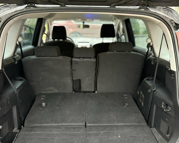 Черный Мазда 5, объемом двигателя 2 л и пробегом 280 тыс. км за 2700 $, фото 15 на Automoto.ua