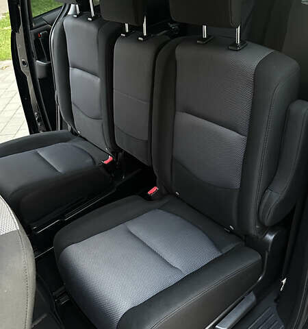 Черный Мазда 5, объемом двигателя 2 л и пробегом 221 тыс. км за 6800 $, фото 13 на Automoto.ua