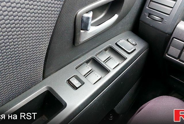 Черный Мазда 5, объемом двигателя 2 л и пробегом 350 тыс. км за 5000 $, фото 4 на Automoto.ua