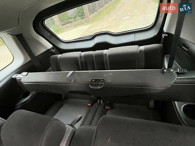 Черный Мазда 5, объемом двигателя 2 л и пробегом 224 тыс. км за 4900 $, фото 9 на Automoto.ua