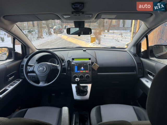 Черный Мазда 5, объемом двигателя 2 л и пробегом 220 тыс. км за 5400 $, фото 6 на Automoto.ua