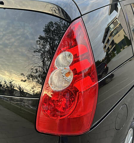 Черный Мазда 5, объемом двигателя 2 л и пробегом 221 тыс. км за 6800 $, фото 8 на Automoto.ua