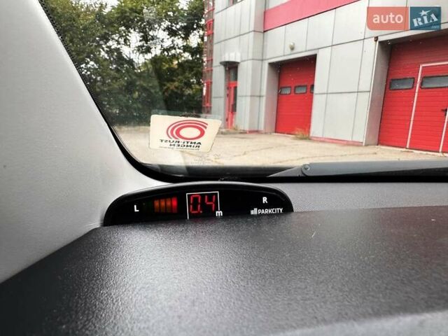 Черный Мазда 5, объемом двигателя 1.8 л и пробегом 209 тыс. км за 5600 $, фото 40 на Automoto.ua