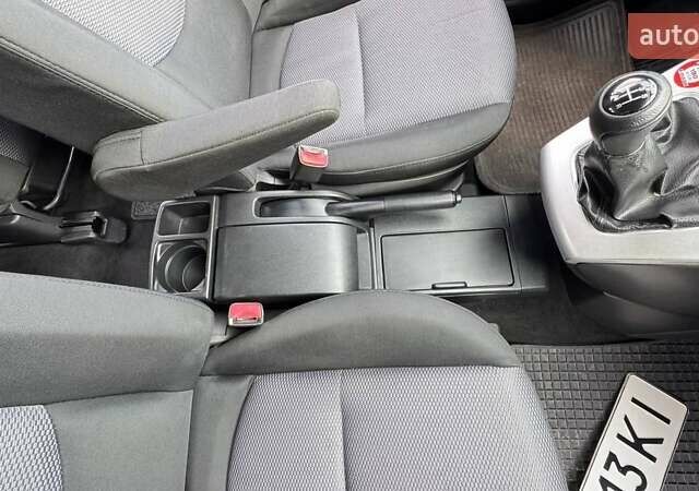 Черный Мазда 5, объемом двигателя 2 л и пробегом 220 тыс. км за 6500 $, фото 11 на Automoto.ua