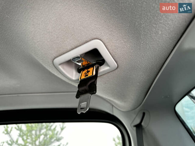 Чорний Мазда 5, об'ємом двигуна 2 л та пробігом 220 тис. км за 5350 $, фото 49 на Automoto.ua