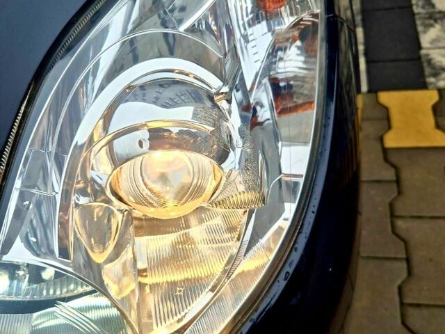 Черный Мазда 5, объемом двигателя 2 л и пробегом 221 тыс. км за 5300 $, фото 5 на Automoto.ua