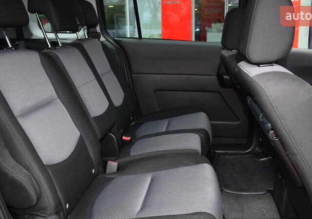 Чорний Мазда 5, об'ємом двигуна 1.8 л та пробігом 268 тис. км за 5000 $, фото 6 на Automoto.ua