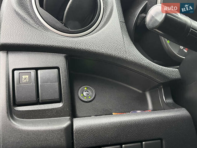 Чорний Мазда 5, об'ємом двигуна 2 л та пробігом 231 тис. км за 7999 $, фото 32 на Automoto.ua