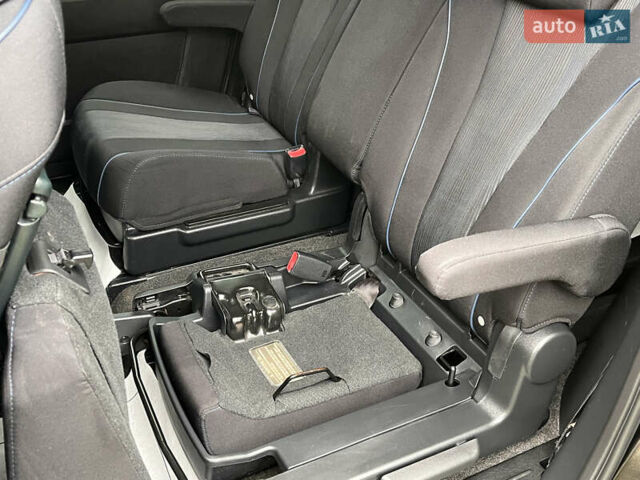 Черный Мазда 5, объемом двигателя 2 л и пробегом 231 тыс. км за 7699 $, фото 45 на Automoto.ua