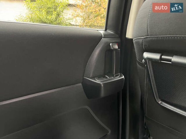 Черный Мазда 5, объемом двигателя 2 л и пробегом 231 тыс. км за 7999 $, фото 92 на Automoto.ua