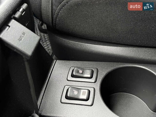 Чорний Мазда 5, об'ємом двигуна 2 л та пробігом 231 тис. км за 7999 $, фото 36 на Automoto.ua