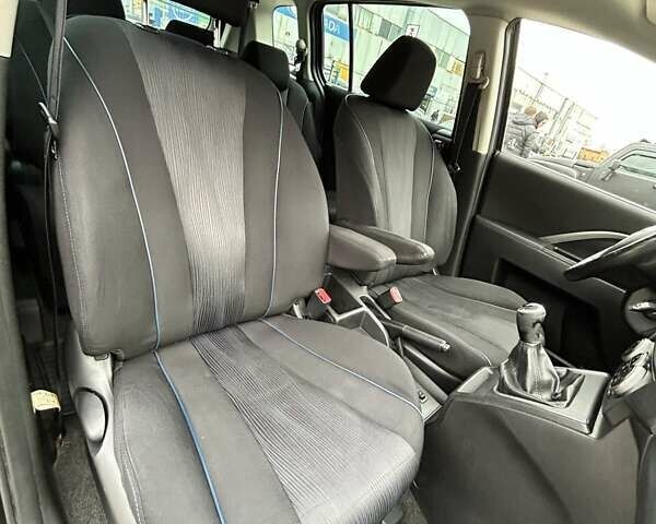 Черный Мазда 5, объемом двигателя 1.56 л и пробегом 274 тыс. км за 7000 $, фото 28 на Automoto.ua