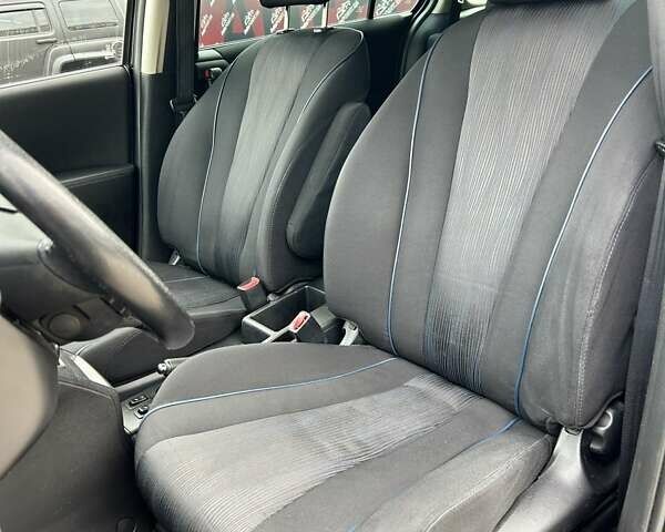 Черный Мазда 5, объемом двигателя 1.56 л и пробегом 274 тыс. км за 7000 $, фото 13 на Automoto.ua