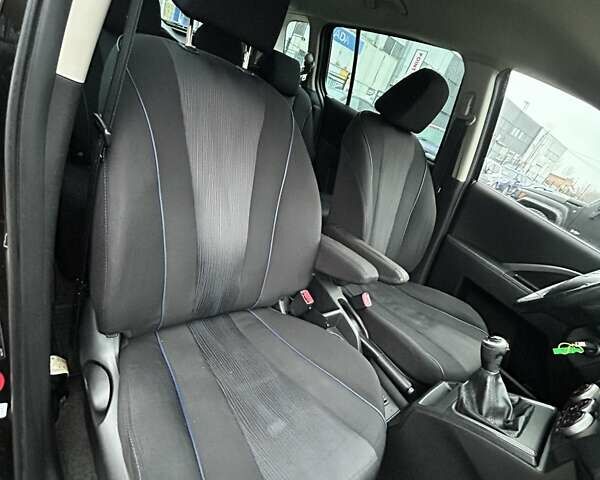 Черный Мазда 5, объемом двигателя 1.56 л и пробегом 274 тыс. км за 6500 $, фото 27 на Automoto.ua