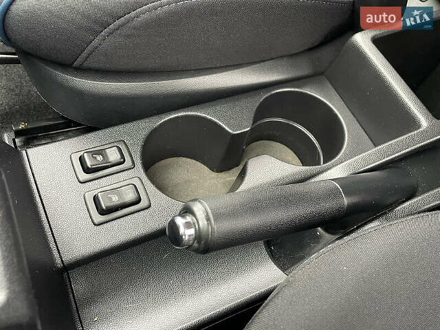 Черный Мазда 5, объемом двигателя 2 л и пробегом 210 тыс. км за 8100 $, фото 43 на Automoto.ua