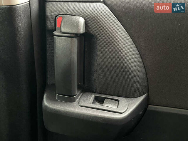 Черный Мазда 5, объемом двигателя 2 л и пробегом 210 тыс. км за 8100 $, фото 81 на Automoto.ua