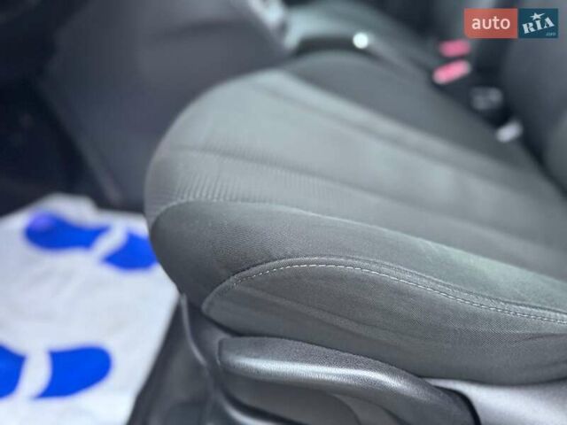 Черный Мазда 5, объемом двигателя 1.8 л и пробегом 171 тыс. км за 11000 $, фото 23 на Automoto.ua